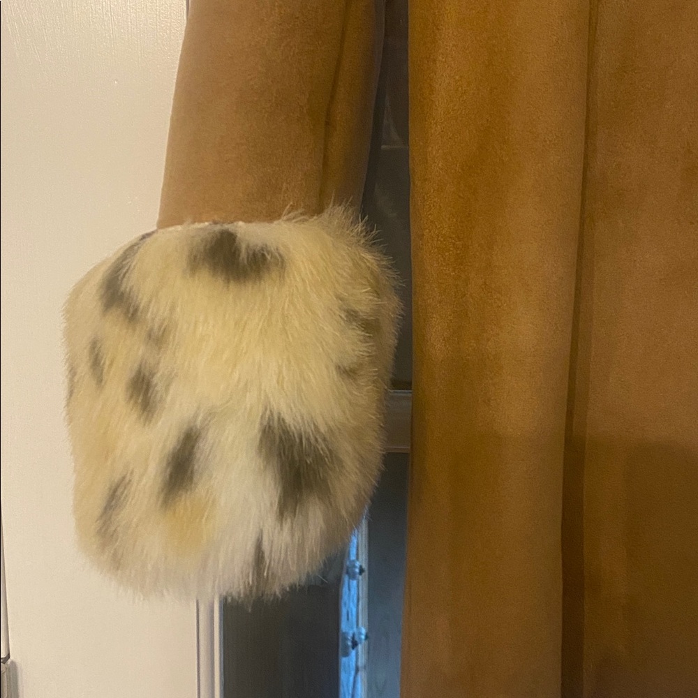 Coat with Spotted Fur Trim - Tan Brown - Picture 3 of 7